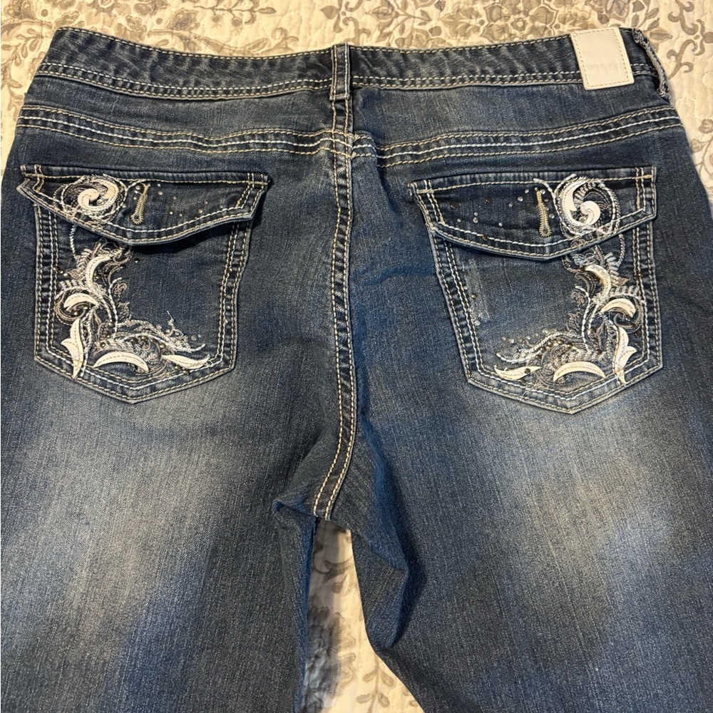 Maurices Blue Boot Cut Capris with White Embroidery